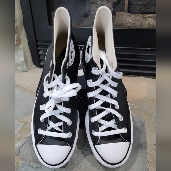 New Converse Chuck Taylor All Star Lift Black Leather Platform Size 7.5 - Picture 3 of 3